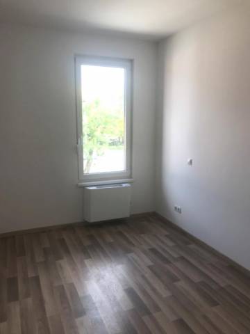 Erzsébet lakóparkban lakás, autóbeállási lehetőséggel kiadó! - Kecskemét, Árpád-város  - Kép