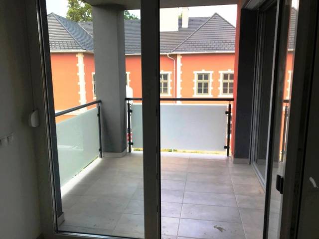 Erzsébet lakóparkban lakás, autóbeállási lehetőséggel kiadó! - Kecskemét, Árpád-város  - Kép