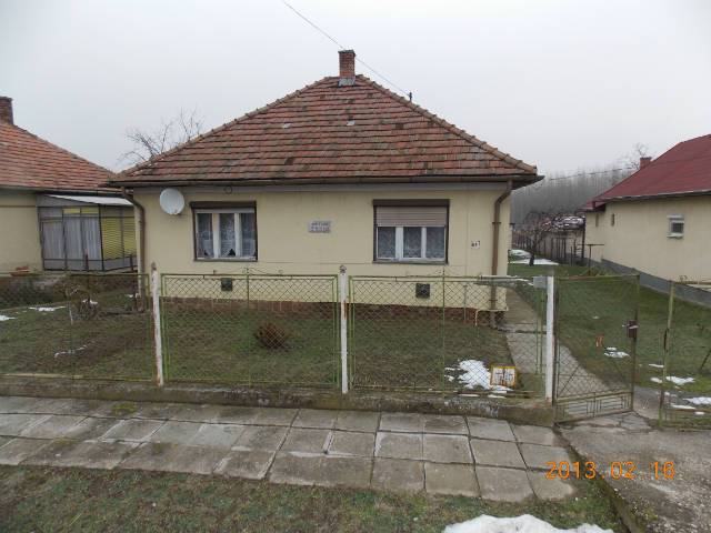 Eladó családi ház Kőröshegyen - Kép