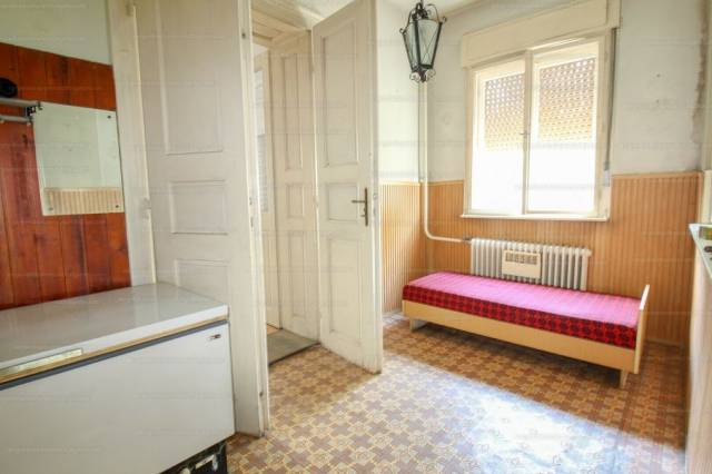 Dunaharasztin Hév megállótól 10 percre 107 nm 3 szobás felújítandó családi ház, Kossuth Lajos   - Kép