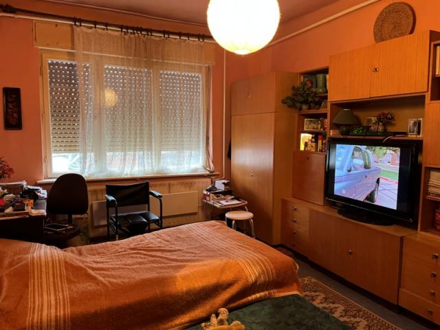 Taksony központjában 160 nm 4 szobás családi ház 519 nm telekkel  - Kép