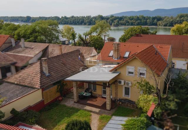 Eladó - Családi ház - Duna-part közelében - Kép