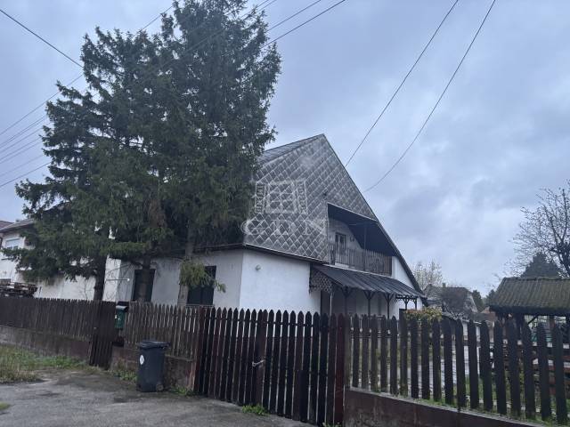 Eladó - Családi ház - Cserháti  Sándor utca - Kép
