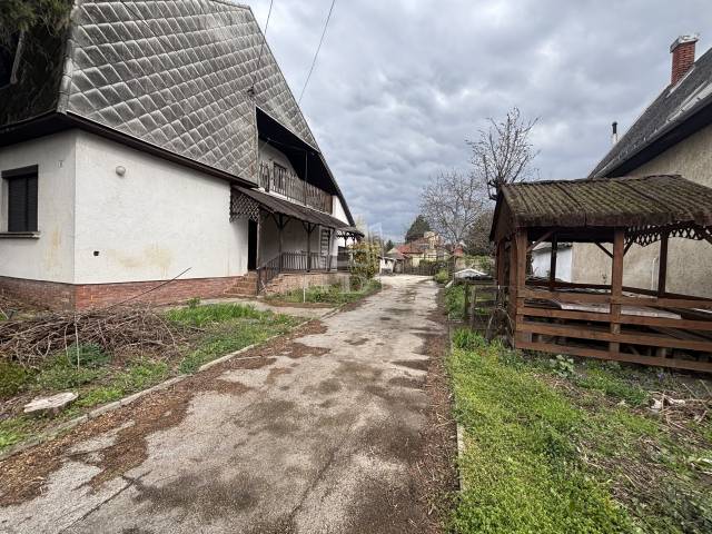 Eladó - Családi ház - Cserháti  Sándor utca - Kép