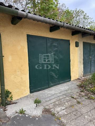 Eladó - Garázs - Csabai kapu 26. - Kép