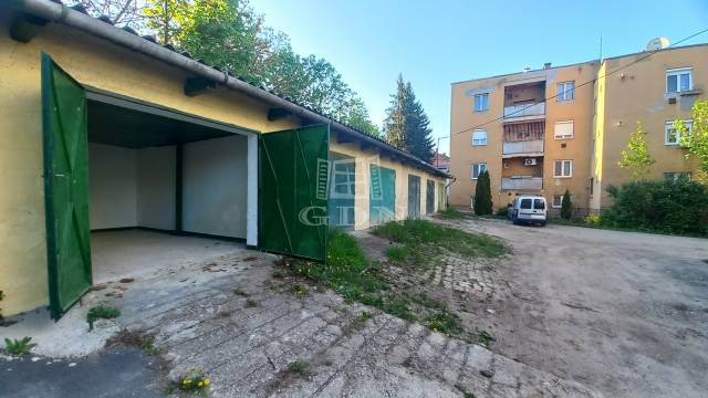 Eladó - Garázs - Csabai kapu 26. - Kép