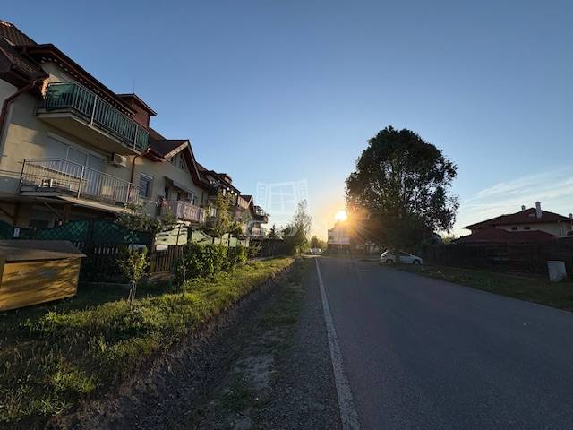 Eladó - Lakás (téglaépítésű) - Thermálfürdő krt - Kép