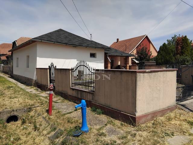 Eladó - Családi ház - Szabadság utca - Kép
