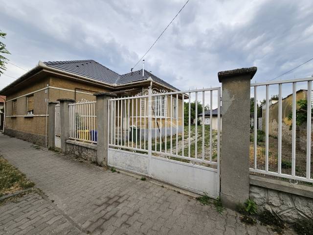 Kiadó - Raktár - Erzsébet utca - Kép