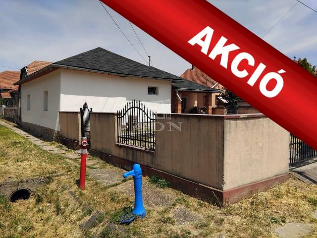 Eladó - Családi ház - Szabadság utca - Kép