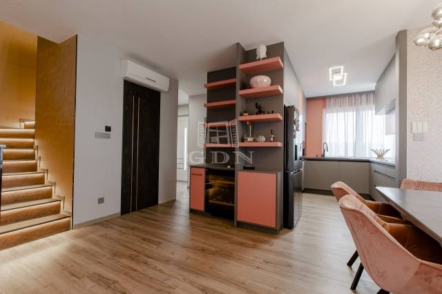 Eladó - Családi ház - Panorámás családi ház - Kép