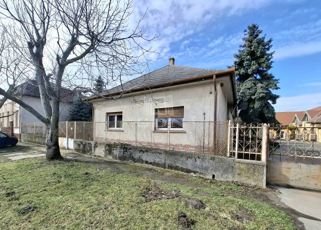 Eladó - Családi ház - Pest megye - Kép