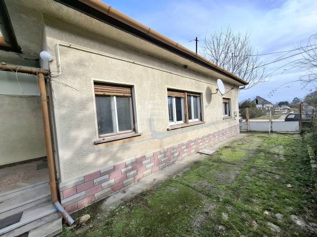 Eladó - Családi ház - Pest megye - Kép
