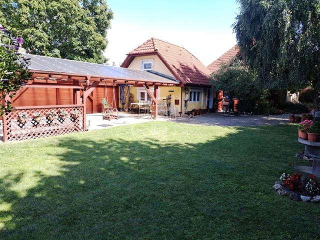 Eladó - Családi ház - Szigetszentmárton csendes utcájában - Kép