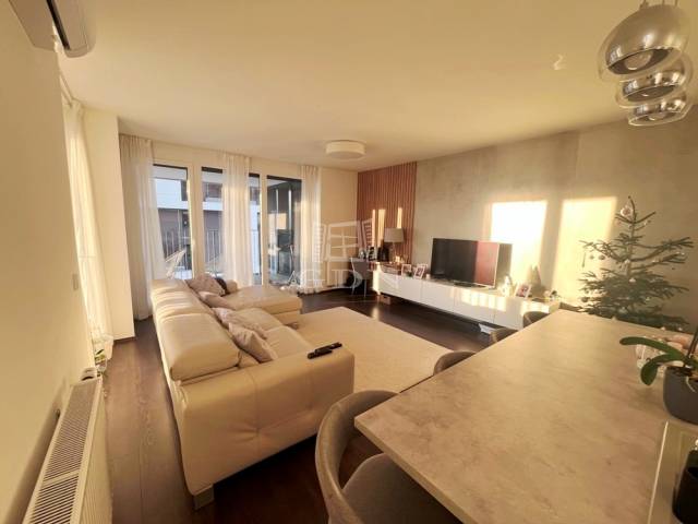 Eladó - Lakás (téglaépítésű) - Attila utca - Kép