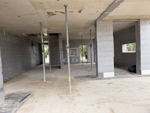 Eladó - Ikerház - Tópark utca - Kép