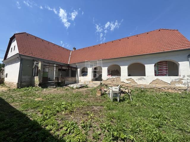 Eladó - Családi ház - Közel a belvároshoz - Kép