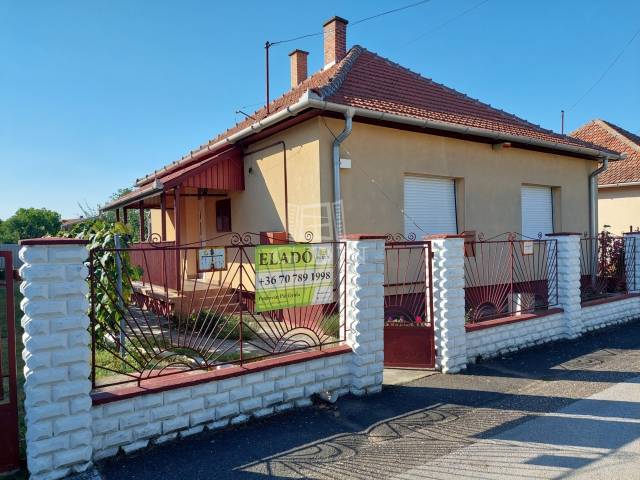 Eladó - Családi ház - Móra Ferenc utca - Kép