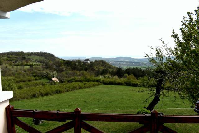 Panorámás pécselyi nyaraló! - Kép