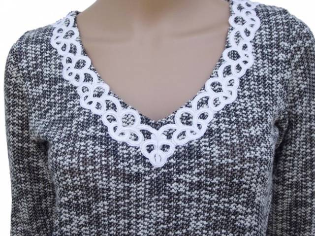 Szürke - fehér mintás női hosszú ujjú felső, farkasfog csipke díszítéssel - (4XL) - Mandala - Kép
