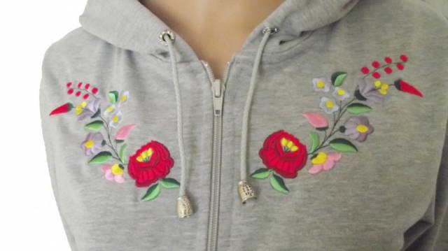 Kalocsai mintás szürke kapucnis felső - elején hímzett - (2XL) - Mandala - Kép