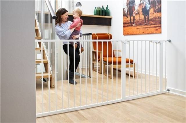 Babydan ASTA önfeszítős extra széles ajtórács toldalékokkal (177,8-183 cm) - Kép