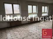 255 négyzetméteres, felújítandó, utcai, eladó telephely