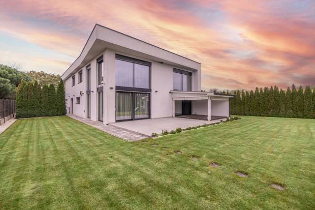 Pallagon, 360 m2-es, N+ 4 szobás, geotermikus hőszivattyús, LUXUS ...