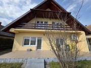 NAGY CSALÁDI HÁZ JÓ HELYEN