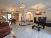 3 generációnak is alkalmas családi ház napelemmel, dupla garázzsal