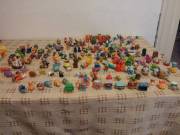 Eladó 150 db Kinder figura