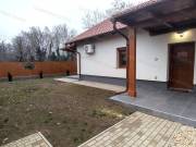 Eladó új építésű, 3 szobás, nagy teraszos sorházi lakás