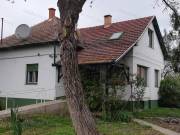 Eladó Tiszaföldváron kétgenerációs kertes családi ház!