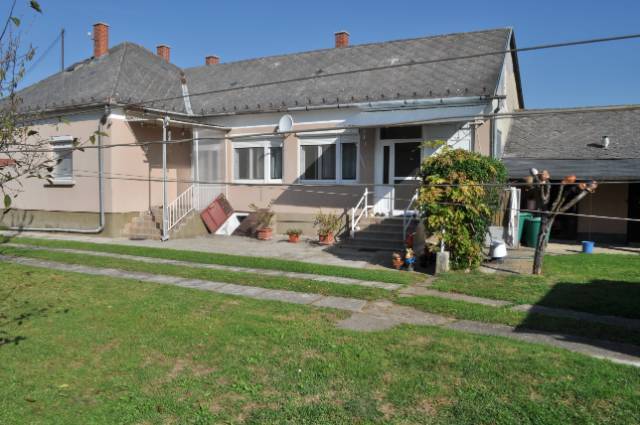 Egy tótszerdahelyi ház Tótszerdahely Eladó ház, Lakás