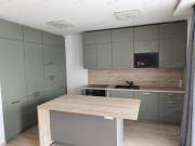 Nyíregyháza belvárosában új építésű társasház 1. emeletén apartman lakás kiadó
