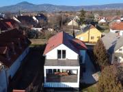Korszerű, új építésű szép, panorámás nyaraló nagy teraszokkal, megfizethető áron!