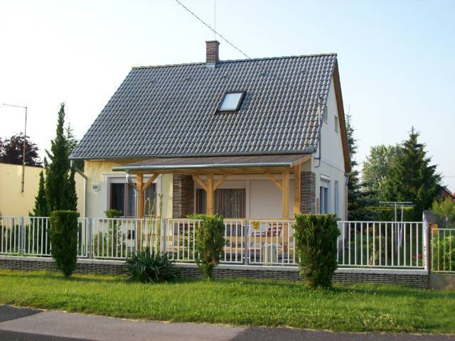 Kiadó nyaraló Balatonfenyves