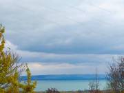 Balaton Pazar Látványa -Erdővel körül ölelt terület...