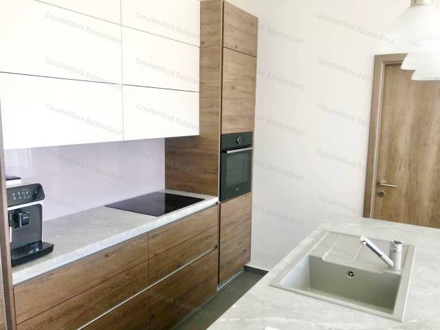 PANORÁMÁS  Prémium kategóriás LUXUS IKER CSALÁDI HÁZ - Kép