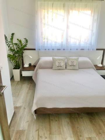 PANORÁMÁS  Prémium kategóriás LUXUS IKER CSALÁDI HÁZ - Kép