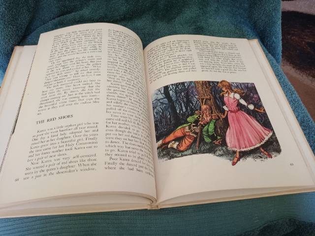 Disney’s Wonderful World of knowledge Book No. 14 Vintage 1971  - Kép