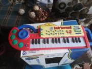 gyerek szintetizátor állathangos 12000ft óbuda helyszinen kipróbálható posta kizárolag előre fizetés