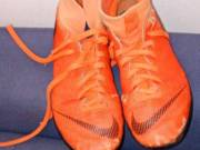 narancssárga Nike Mercurial futballcipő 33 8000ft óbuda  a képeken jól látható állapotba személyes á