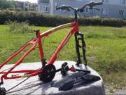 Hegyi kerékpár Váz 21 sebességes 26" kerék 36 cm piros ára 25000ft óbuda +36 50 104 82 72 ez eg