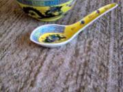 Régi kínai porcelán tál kanállal 