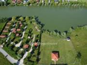 Eladó 1046 m2-es építési telek Hövej, Horgásztó