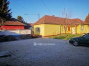 Eladó 94 m2-es családi ház Budapest XXI. kerület, Szent László utca