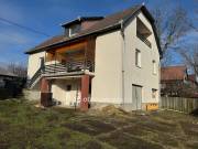 Eladó 225 m2-es családi ház Poroszló, Központ