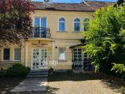 Eladó 260 m2-es családi ház Eger, Családi házas környezetben