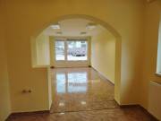 Kiadó 30 m2-es üzlet Szentes, központ